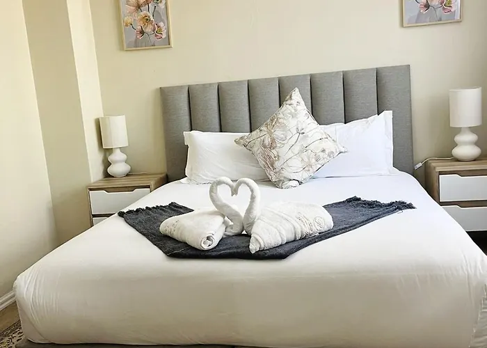 Exclusive Stays @ Rea\'S Oceanic Hotels