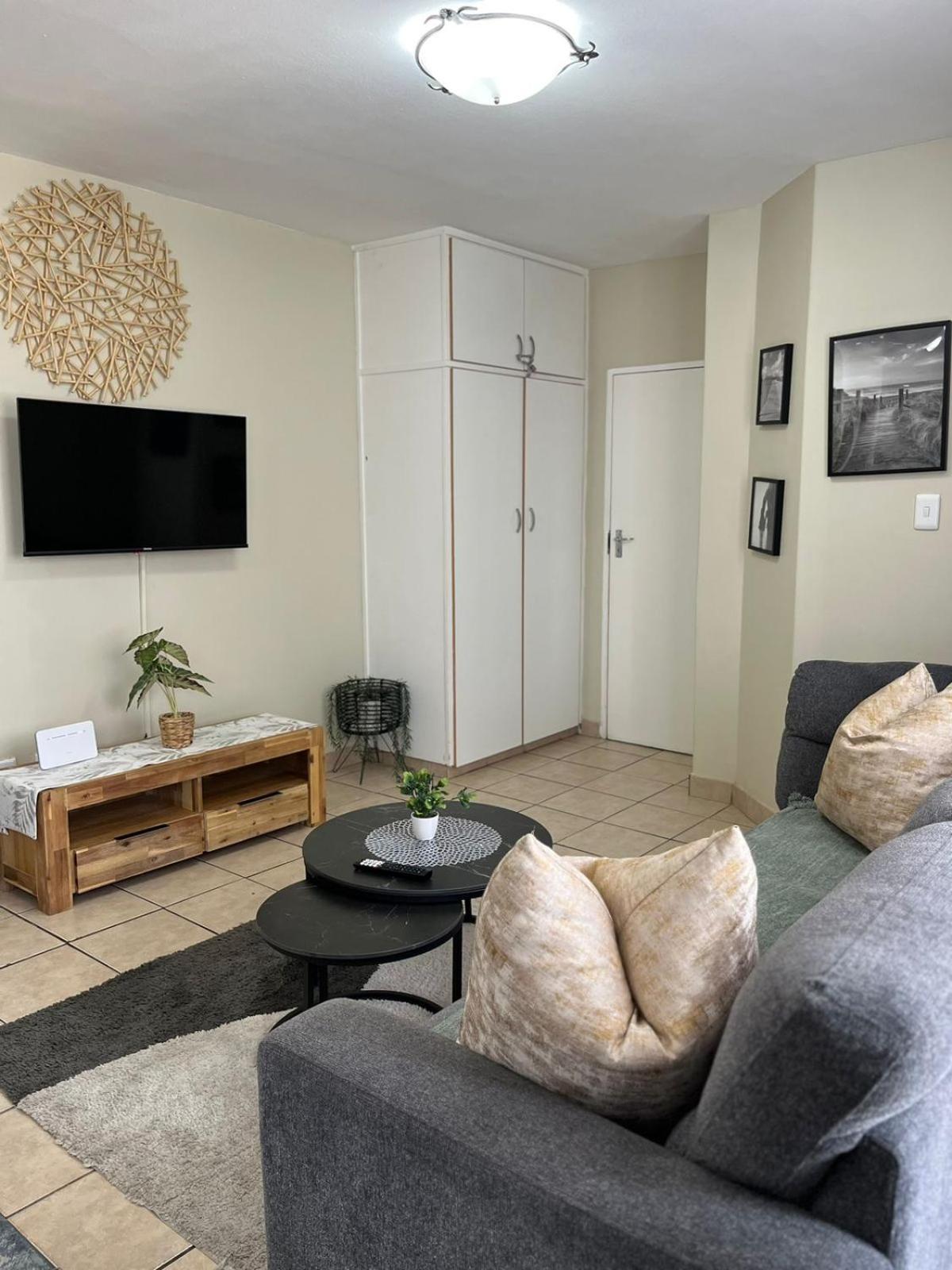 Apartment Exclusive @ Rea's Oceanic Durban